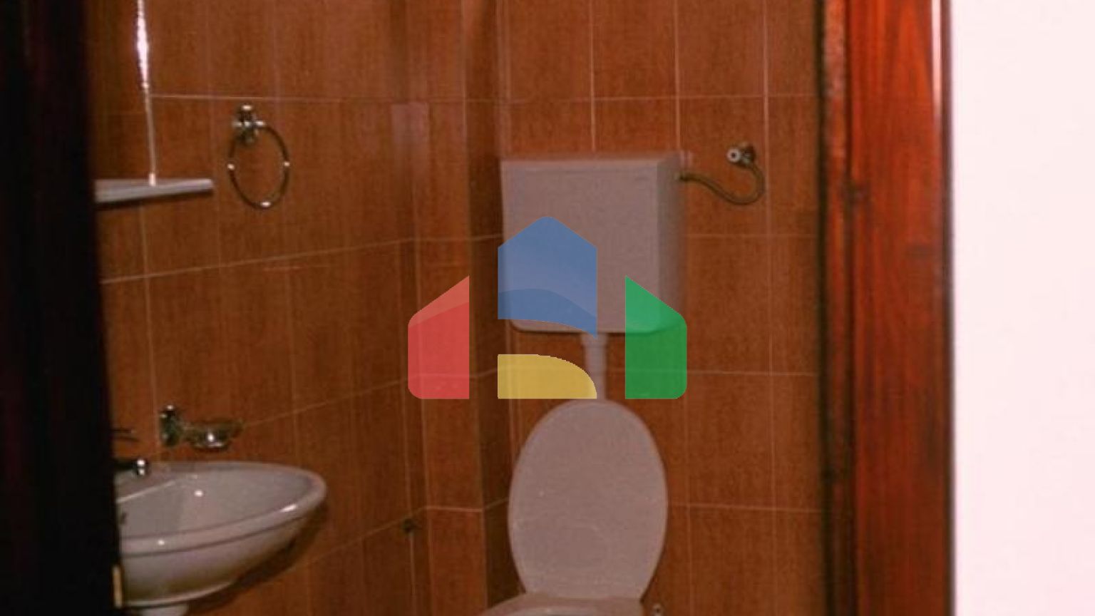 Отель на 12 апартаментов в Петроваце