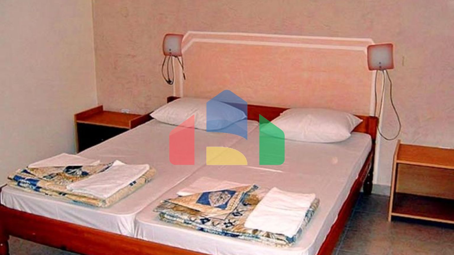 Отель на 12 апартаментов в Петроваце