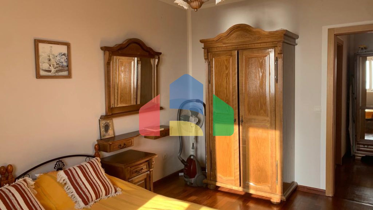 Квартира в Петроваце с большой террасой и видом на море.