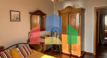 Квартира в Петроваце с большой террасой и видом на море. Квартира в Петроваце с большой террасой и видом на море.