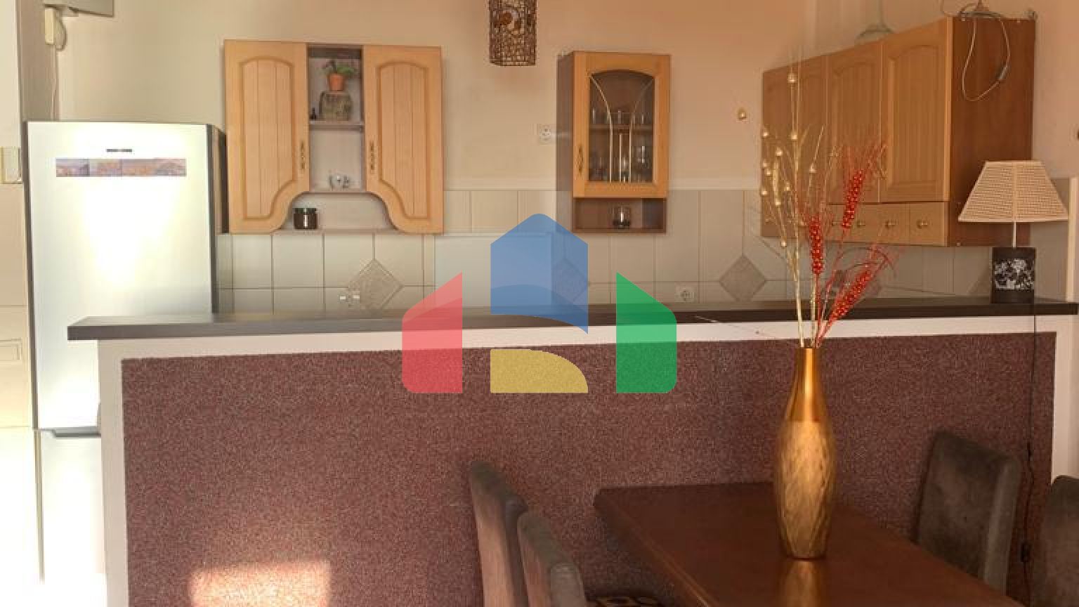 Квартира в Петроваце с большой террасой и видом на море.