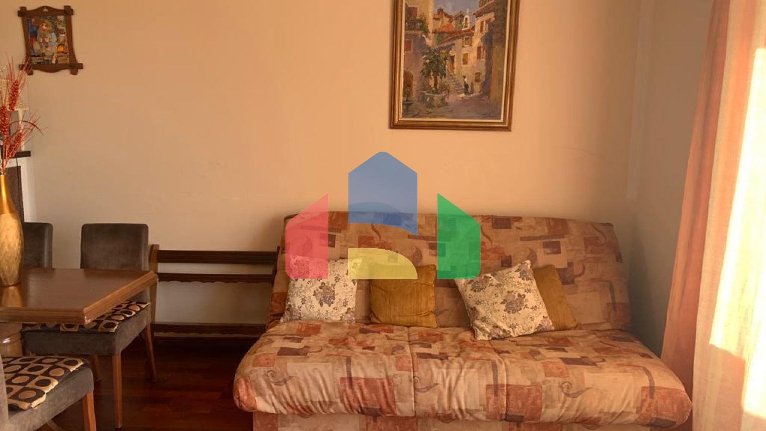 Квартира в Петроваце с большой террасой и видом на море.