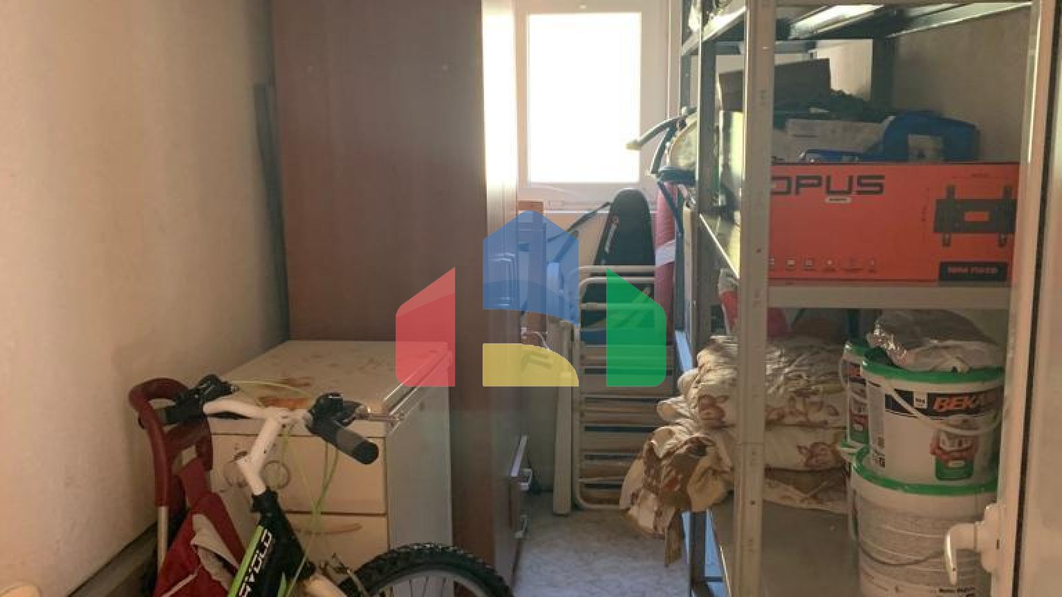 Квартира в Петроваце с большой террасой и видом на море.