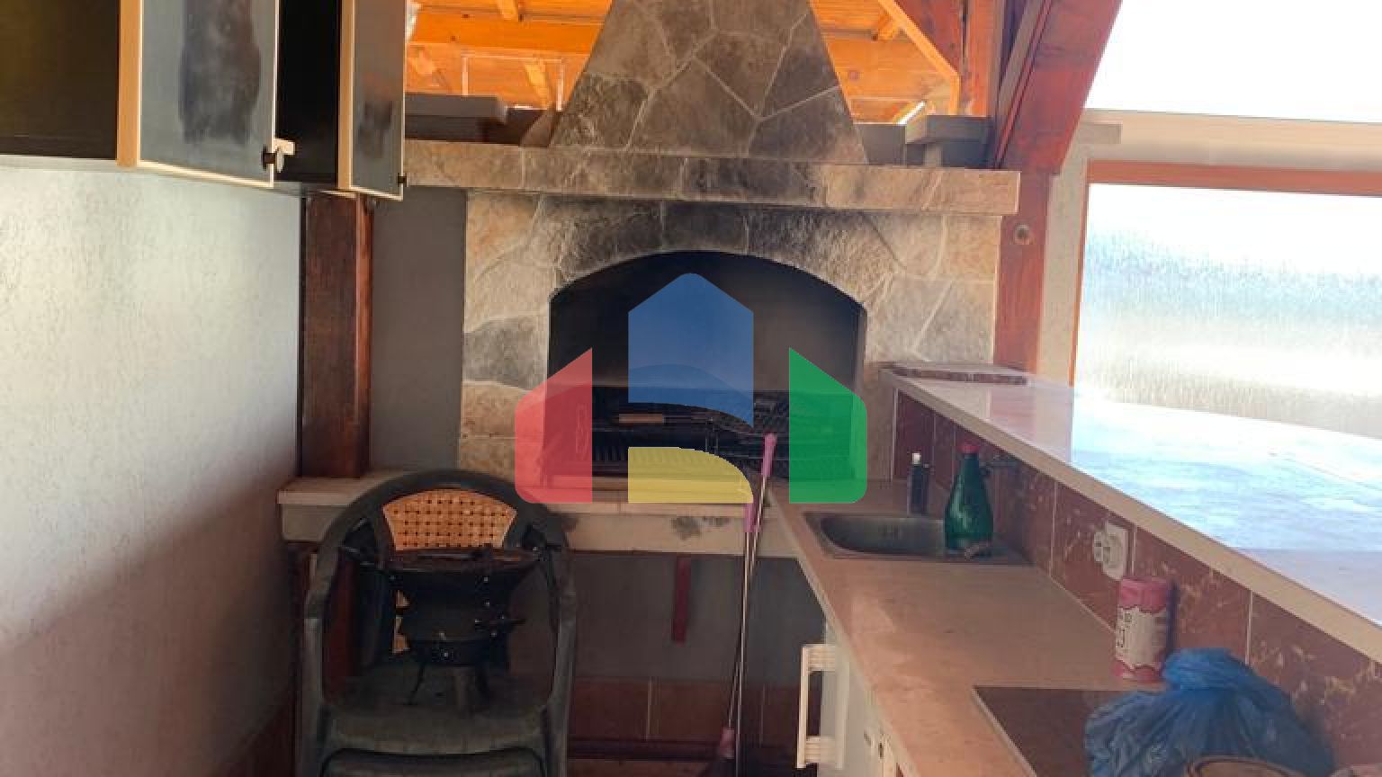 Квартира в Петроваце с большой террасой и видом на море.