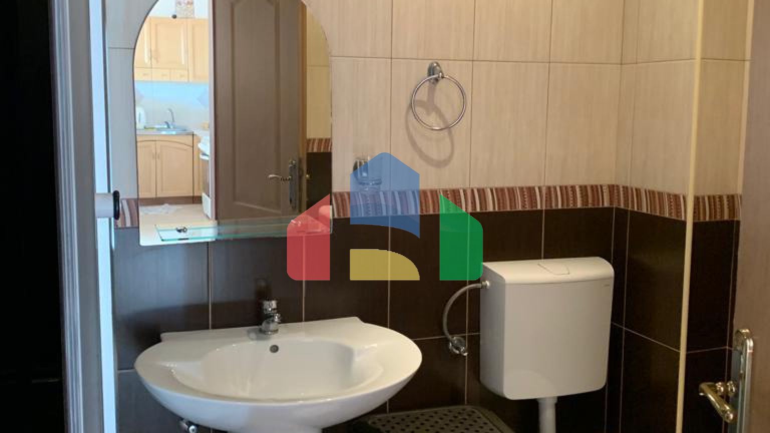 Квартира в Петроваце с большой террасой и видом на море.