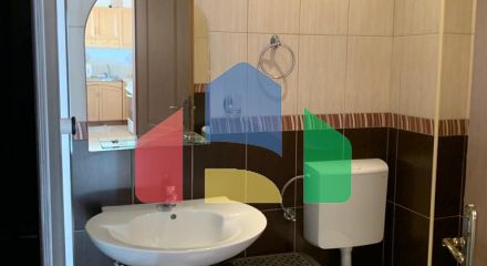 Квартира в Петроваце с большой террасой и видом на море. Квартира в Петроваце с большой террасой и видом на море.