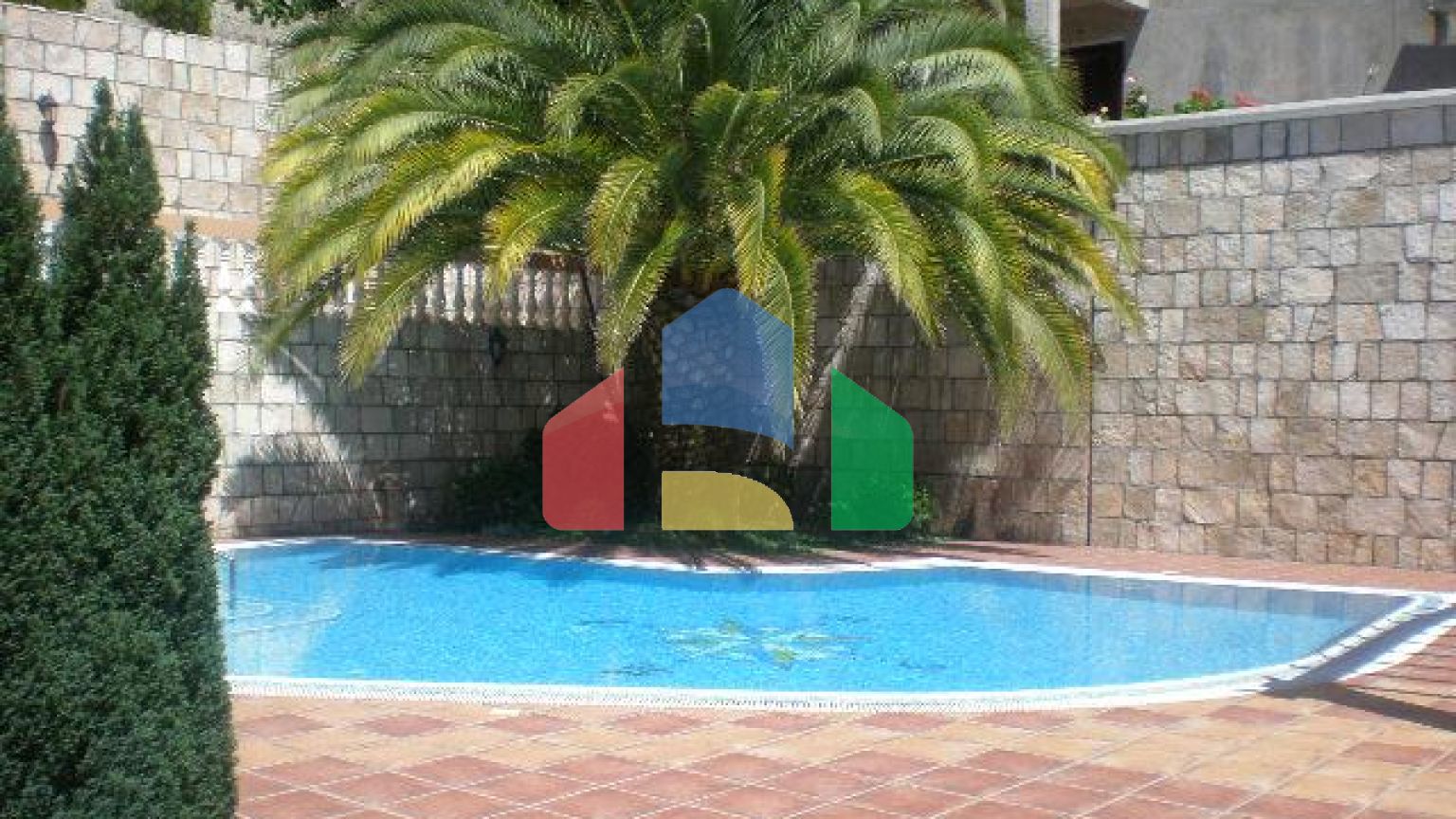 Эксклюзивная вилла в Петровац в отличном тихом месте