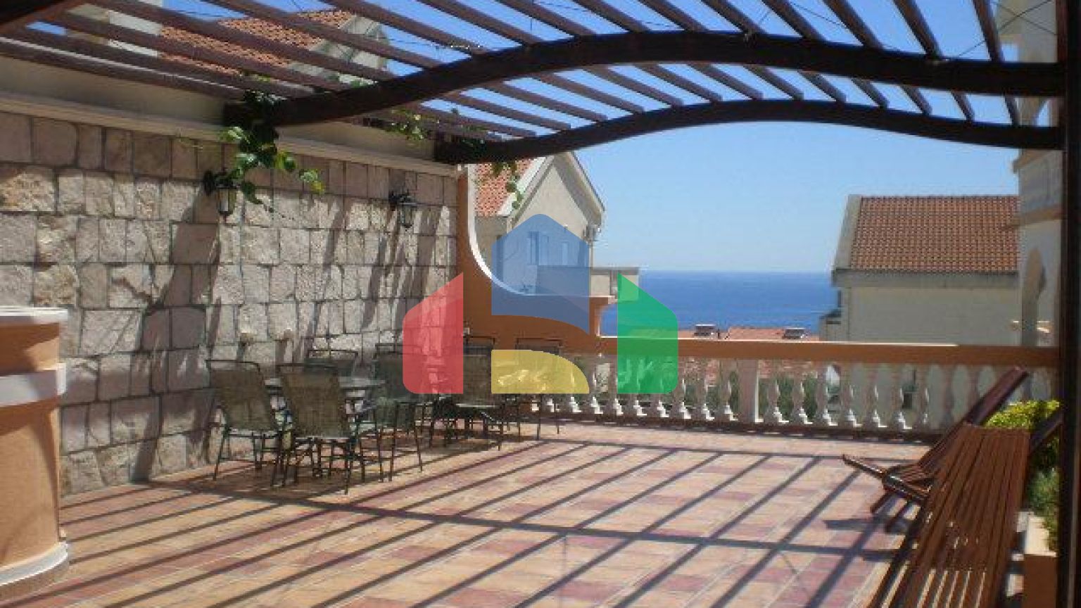 Эксклюзивная вилла в Петровац в отличном тихом месте