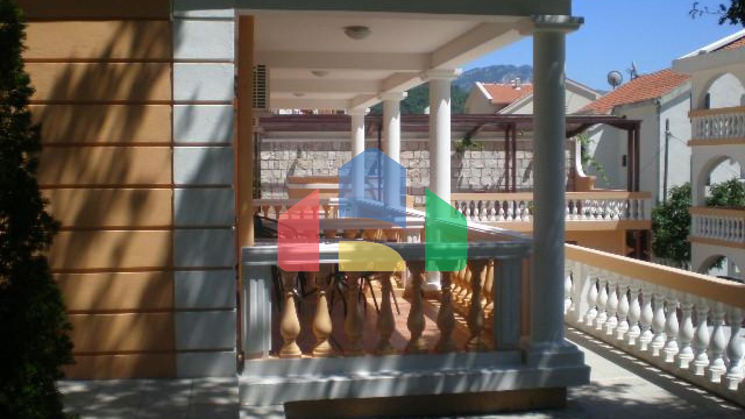 Эксклюзивная вилла в Петровац в отличном тихом месте