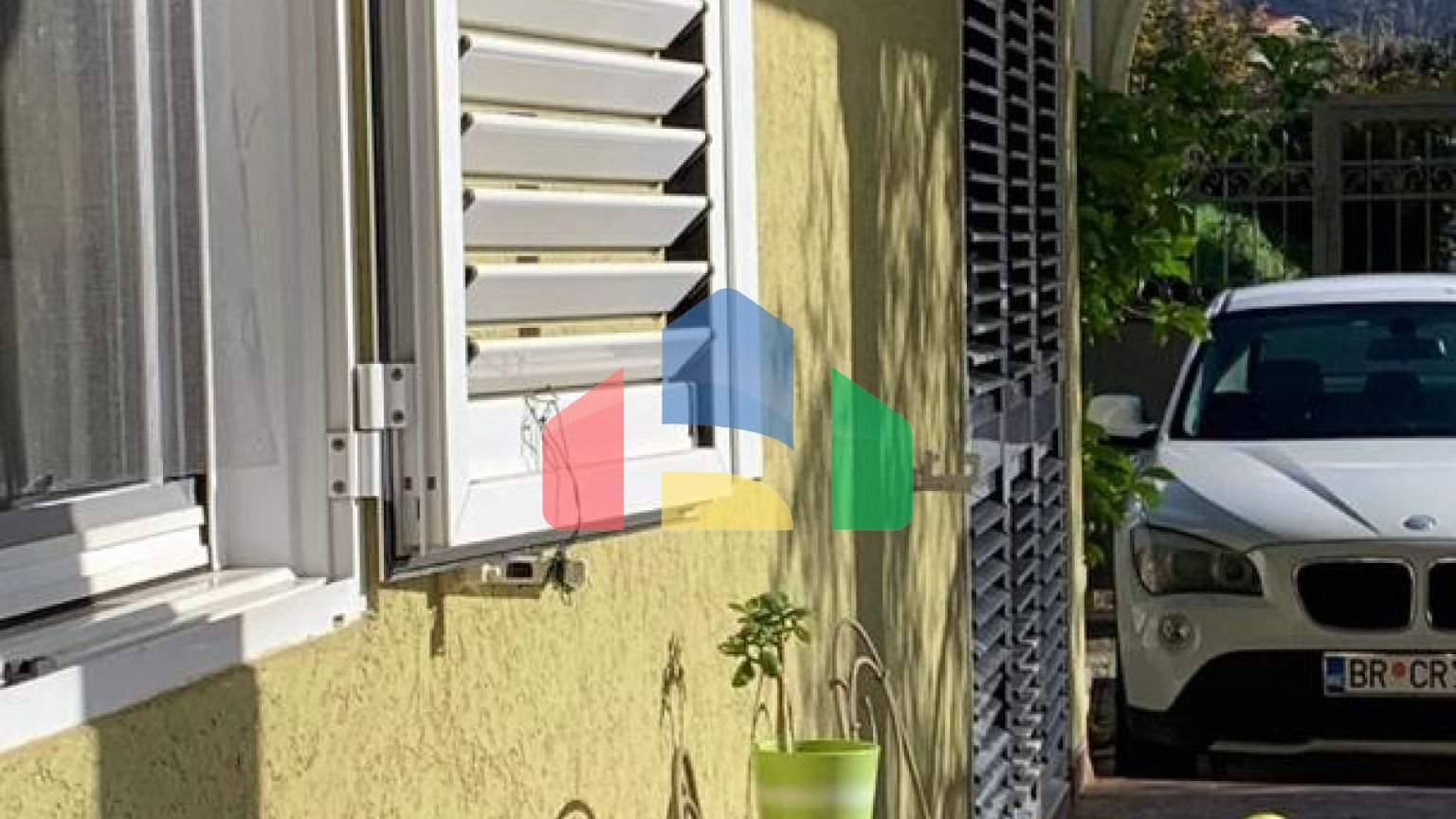 Дом в Петроваце с видом на море