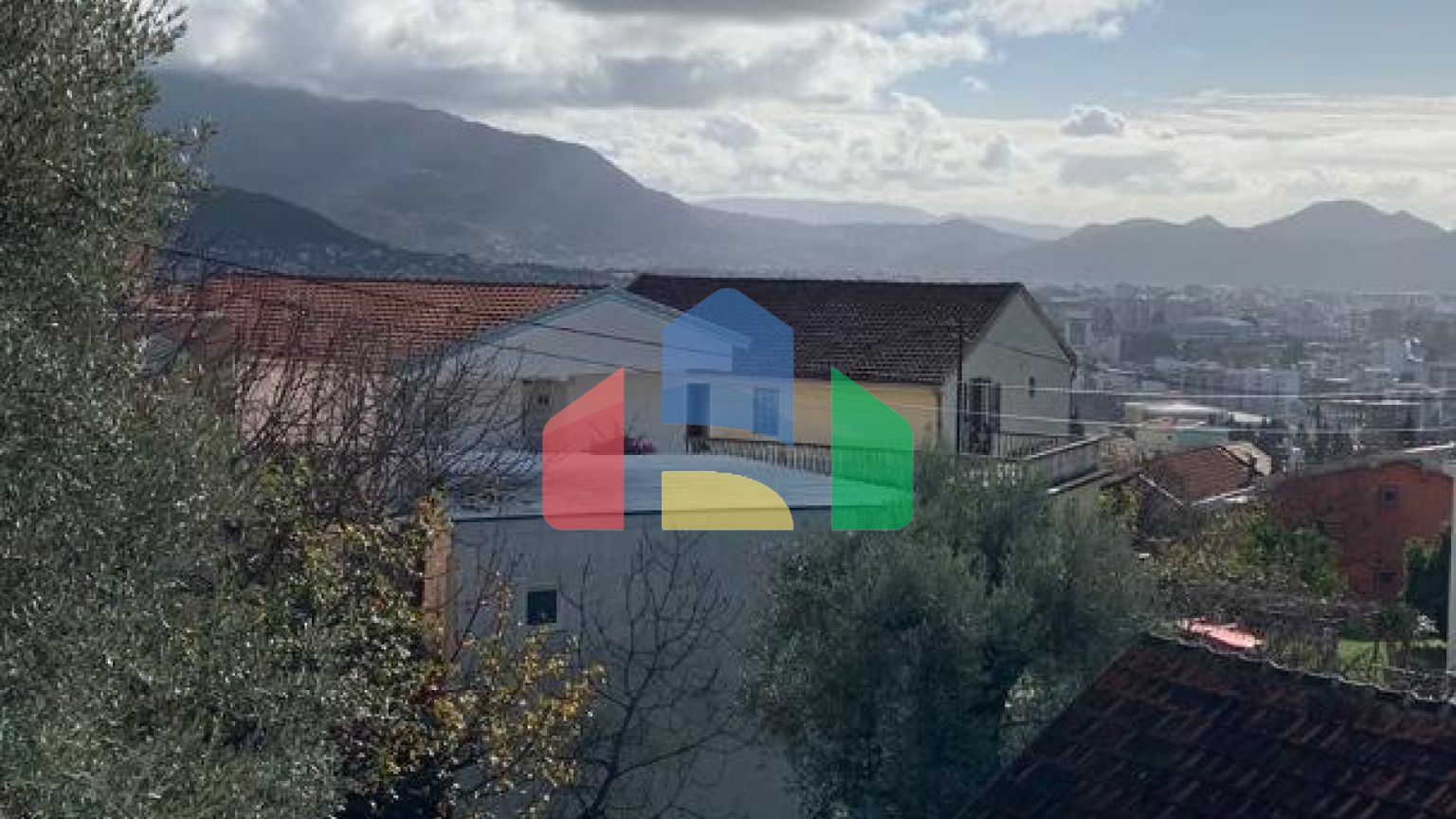 Дом в Петроваце с видом на море