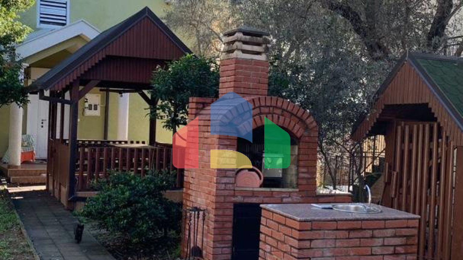 Дом в Петроваце с видом на море