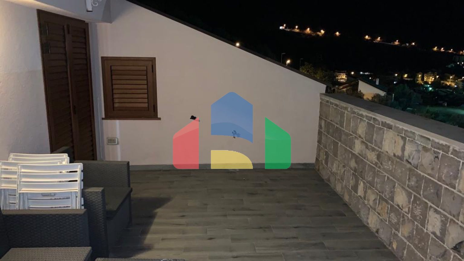 Две квартиры с с отдельными спальнями в малоквартирном доме в Петроваце.