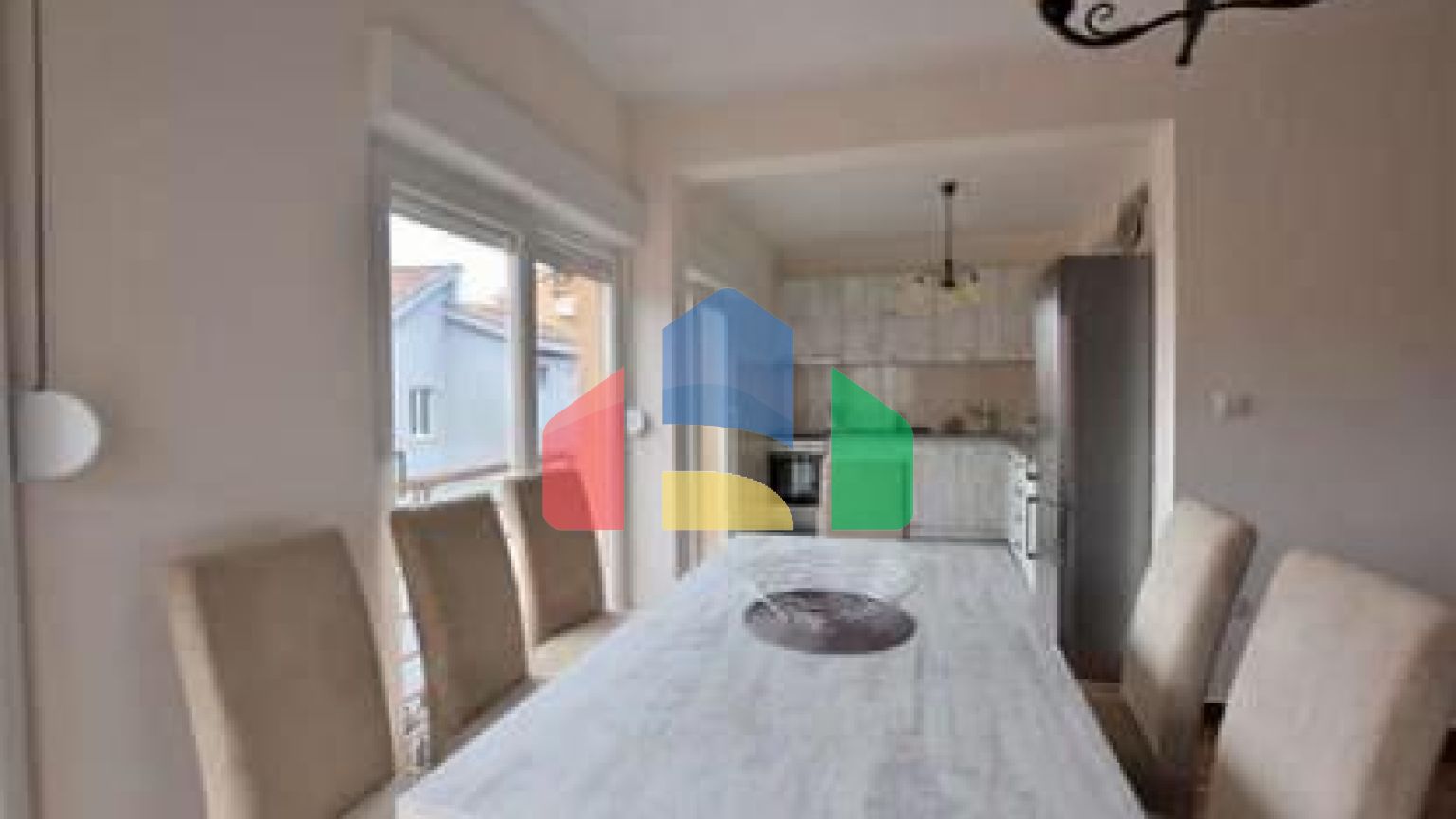 Дуплекс с 4 спальнями и видом на море в Петроваце