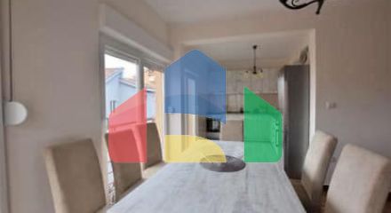 Дуплекс с 4 спальнями и видом на море в Петроваце