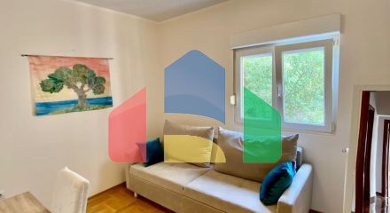 Дуплекс с 4 спальнями и видом на море в Петроваце