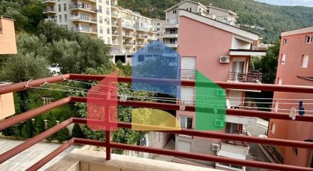 Дуплекс с 4 спальнями и видом на море в Петроваце