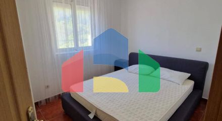 Квартира с 3 спальнями и собственным зелёным двориком с видом на море в Петроваце Квартира с 3 спальнями и собственным зелёным двориком с видом на море в Петроваце