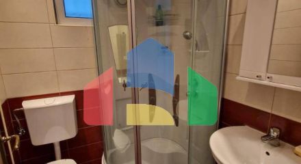 Квартира с 3 спальнями и собственным зелёным двориком с видом на море в Петроваце Квартира с 3 спальнями и собственным зелёным двориком с видом на море в Петроваце