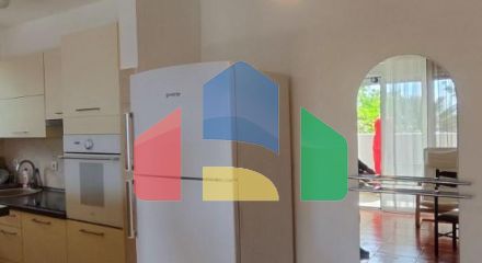 Квартира с 3 спальнями и собственным зелёным двориком с видом на море в Петроваце Квартира с 3 спальнями и собственным зелёным двориком с видом на море в Петроваце