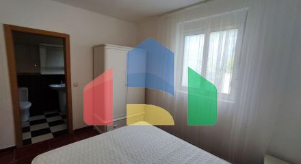 Квартира с 3 спальнями и собственным зелёным двориком с видом на море в Петроваце Квартира с 3 спальнями и собственным зелёным двориком с видом на море в Петроваце