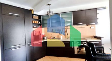 Просторная квартира с 2 спальнями в Петроваце не далеко от пляжа