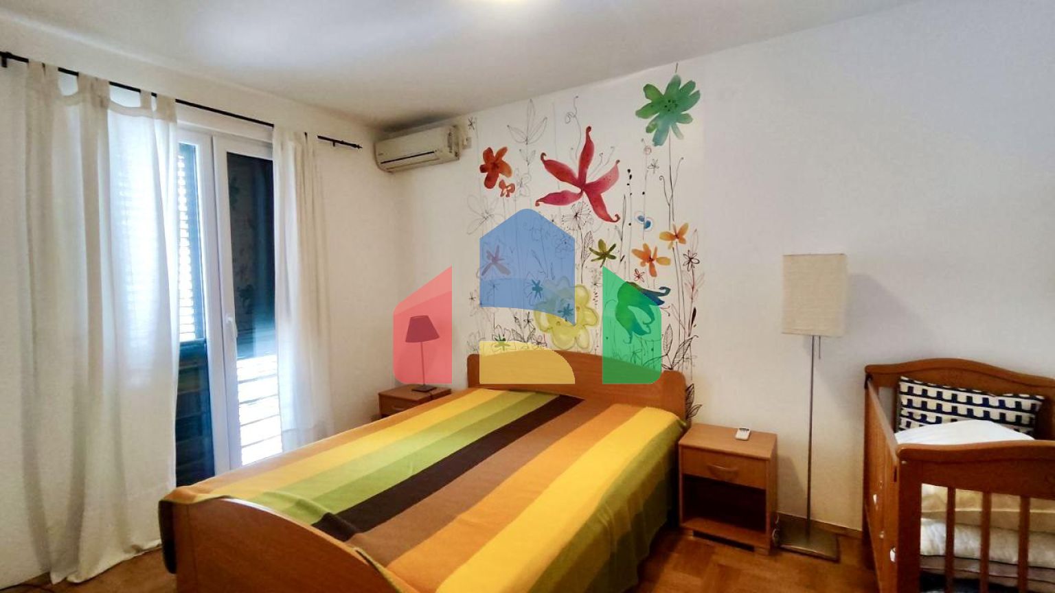 Просторная квартира с 2 спальнями в Петроваце не далеко от пляжа