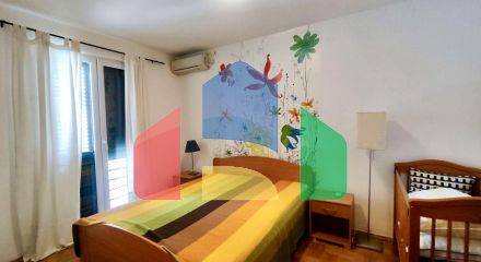 Просторная квартира с 2 спальнями в Петроваце не далеко от пляжа