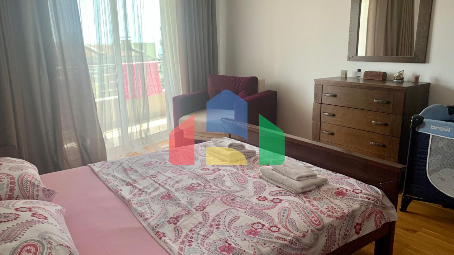 Просторная квартира с двумя спальнями в комплексе 