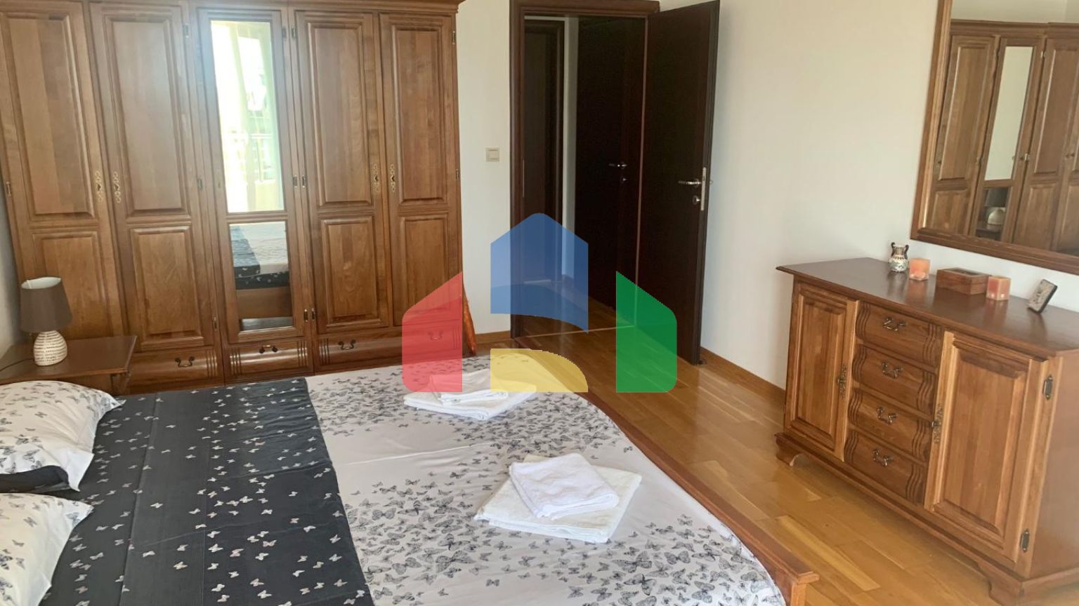 Просторная квартира с двумя спальнями в комплексе 