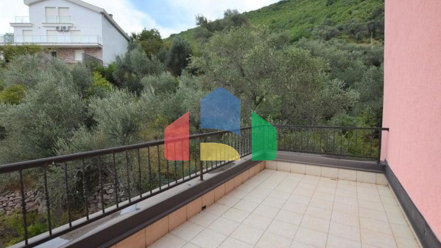 Квартира-дуплекс 160 м2 в Петроваце