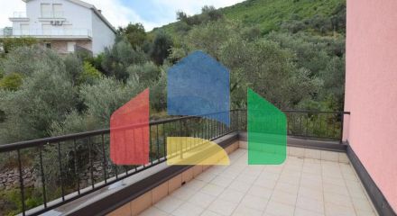 Квартира-дуплекс 160 м2 в Петроваце