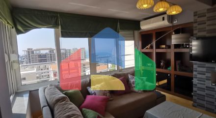 Предлагается к продаже квартира с видом на море в Петроваце.