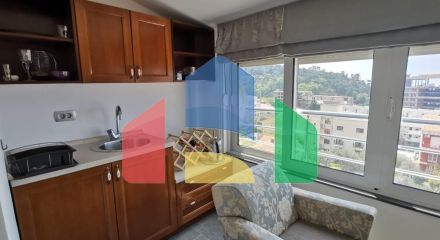 Предлагается к продаже квартира с видом на море в Петроваце.