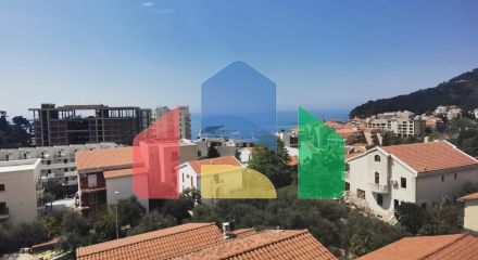 Предлагается к продаже квартира с видом на море в Петроваце.