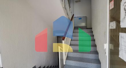 Предлагается к продаже квартира с видом на море в Петроваце.