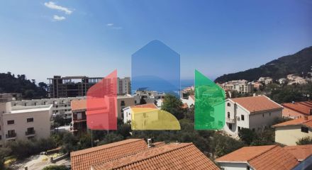 Предлагается к продаже квартира с видом на море в Петроваце.