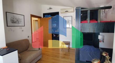 Предлагается к продаже квартира с видом на море в Петроваце.