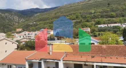 Предлагается к продаже квартира с видом на море в Петроваце.