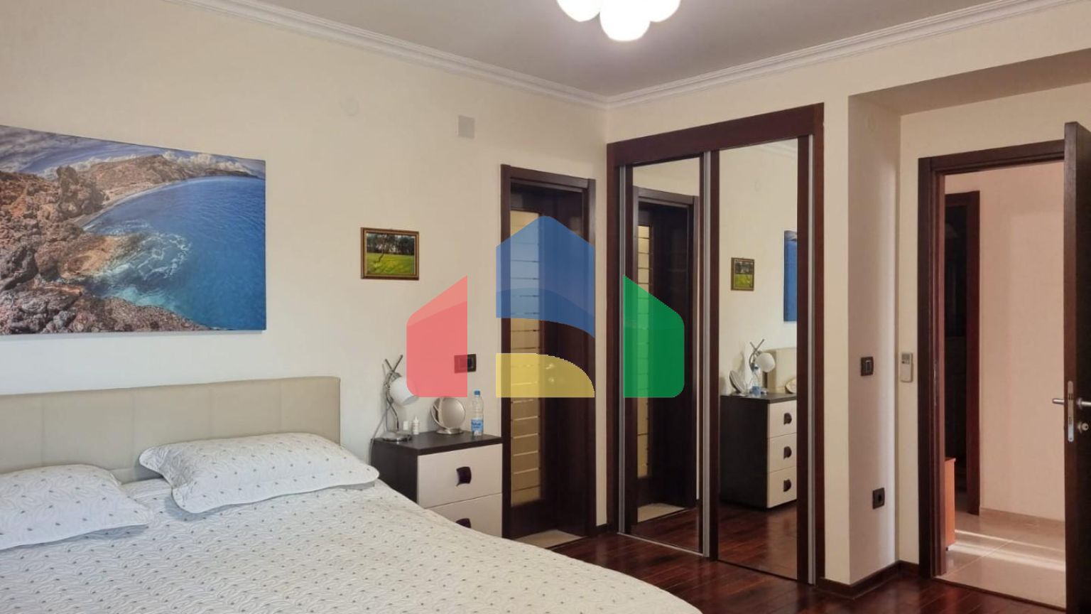 Видовая квартира с 2 спальнями с гаражом в Петроваце