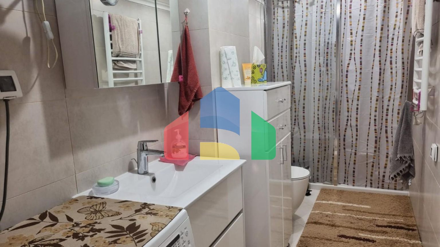 Видовая квартира с 2 спальнями с гаражом в Петроваце