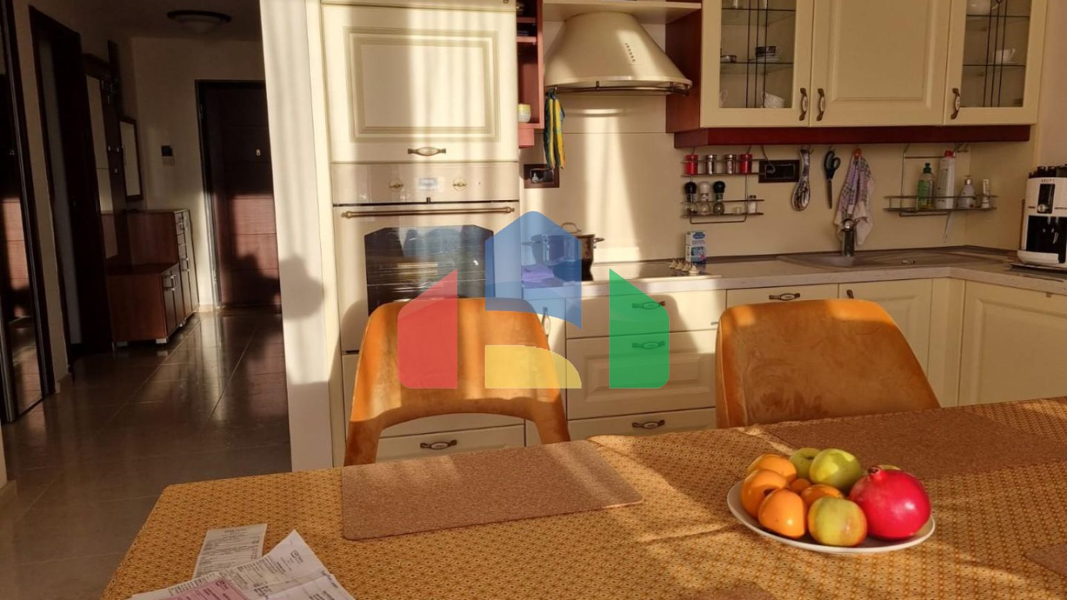 Видовая квартира с 2 спальнями с гаражом в Петроваце