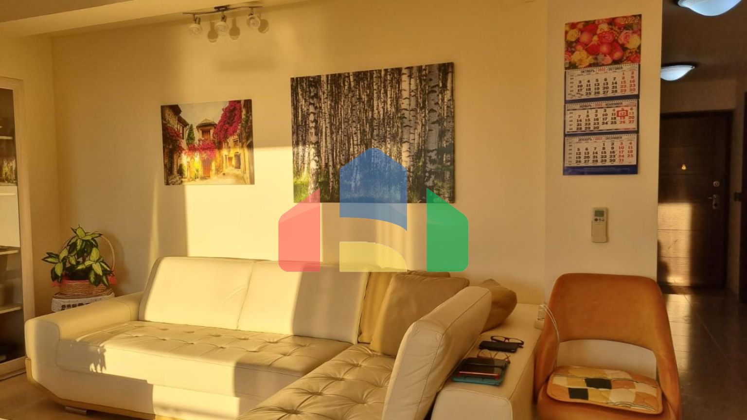 Видовая квартира с 2 спальнями с гаражом в Петроваце