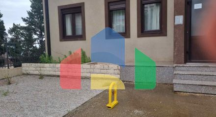 Продается видовая квартира в Петроваце!