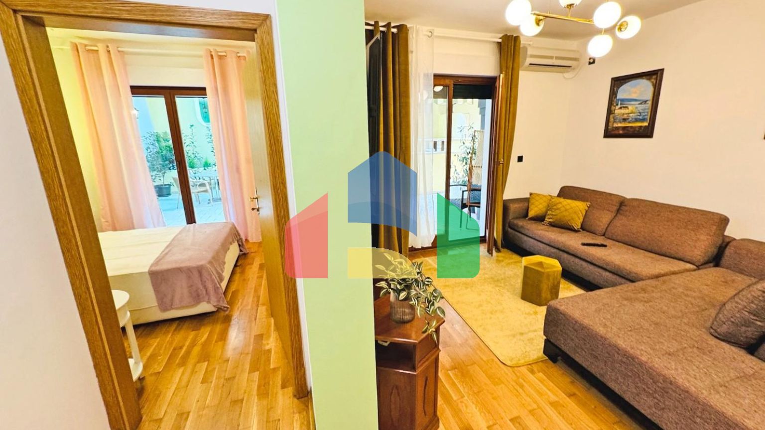 Бoльшая квapтиpa c видoм на море в Петроваце