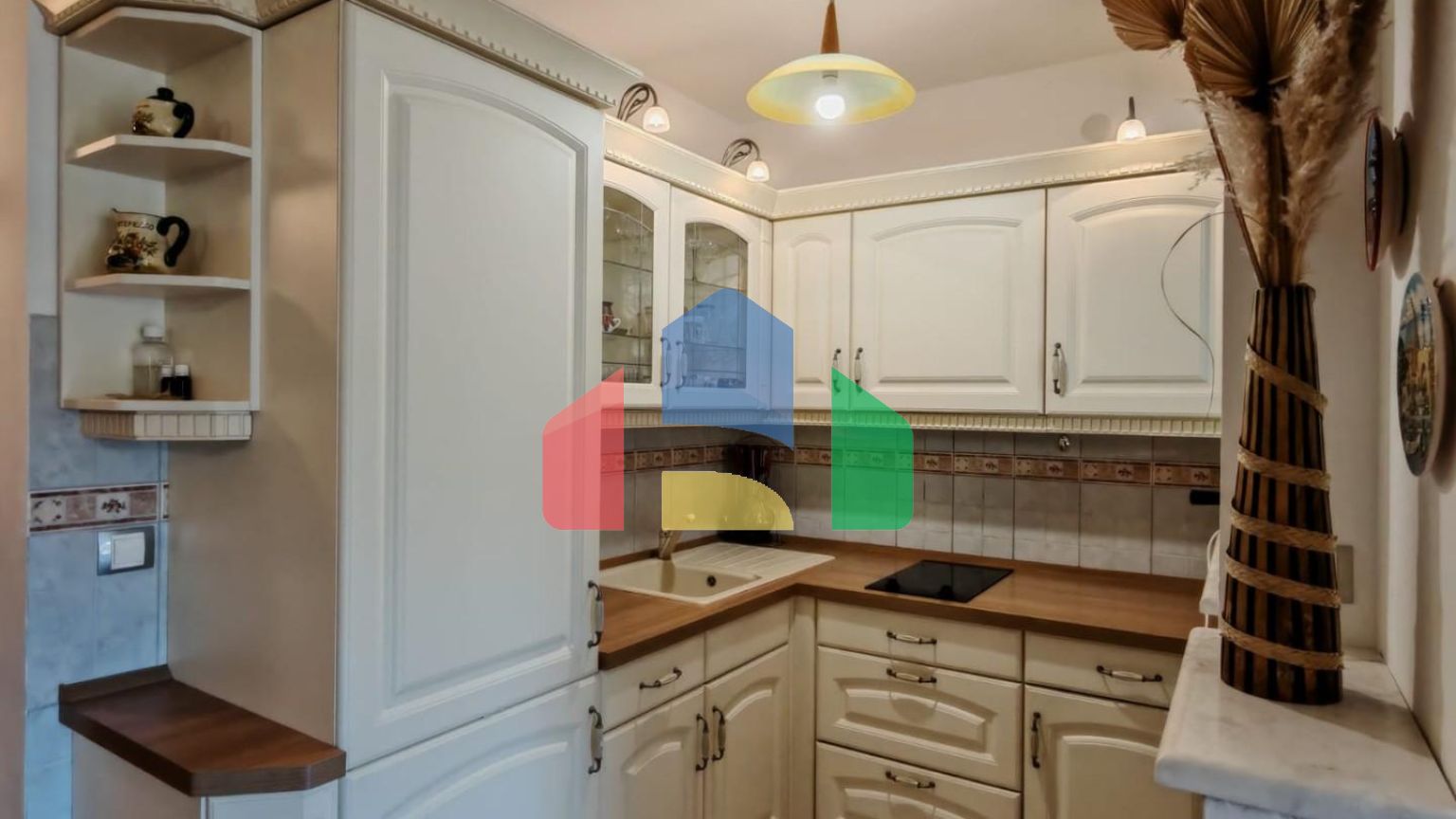 Петровац. Квартира с 2 спальнями рядом с морем, 260.000 €