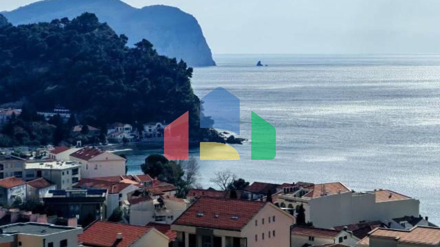 Продается квартира с одной спальней с видом на море в городе Петровац.