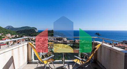 Трехкомнатная квартира в Петровце с видом на море Трехкомнатная квартира в Петровце с видом на море