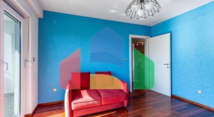 Трехкомнатная квартира в Петровце с видом на море Трехкомнатная квартира в Петровце с видом на море