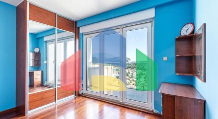 Трехкомнатная квартира в Петровце с видом на море Трехкомнатная квартира в Петровце с видом на море